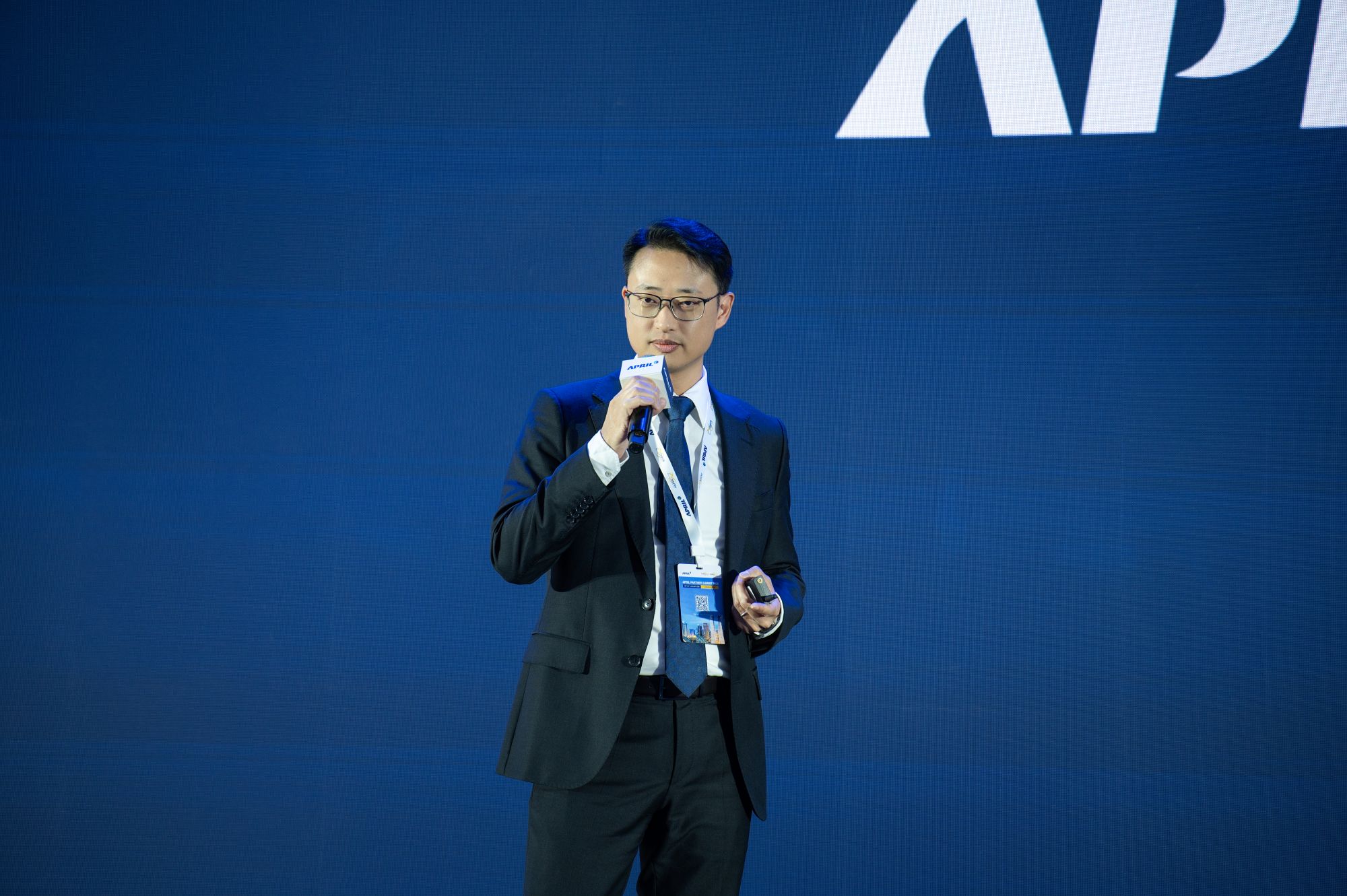 Insights from the PaperOne™ Partner Summit in Chengdu 2 PaperOne Partner Summit in Chengdu Edwin Wong